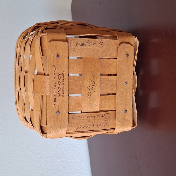 Longaberger Small Peg Basket with Fabric Liner and Plastic Protector 1998 - Picture 13 of 16